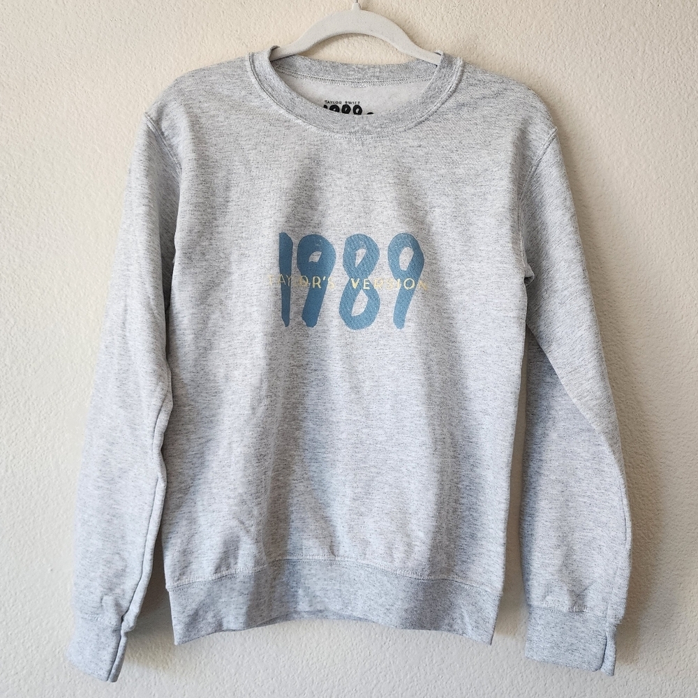 Taylor Swift Official 1989 Taylor’s Version Crewneck Sweatshirt XS - Picture 2 of 4